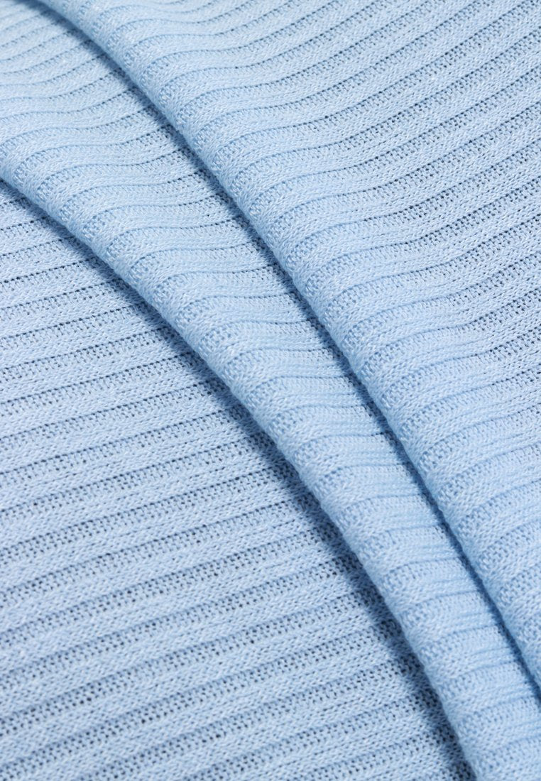 Emmalyn Lightweight Ribbed Knit Top - Baby Blue