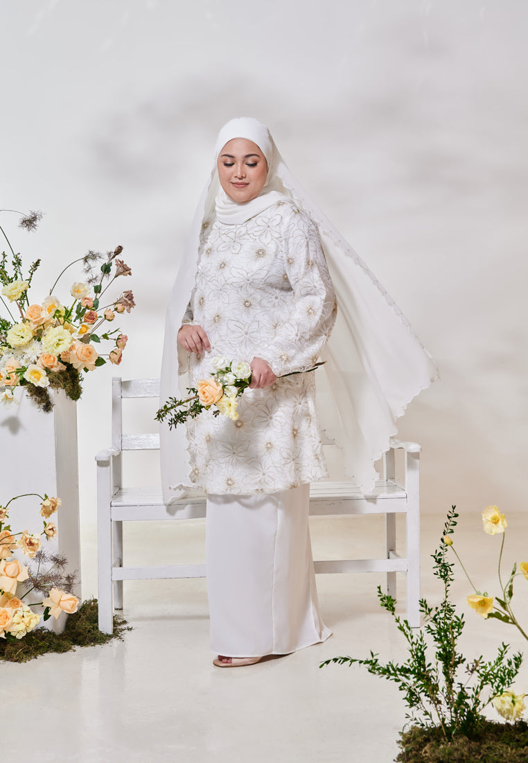 Rozana Pre-Raya Romance Collection Lace Kurung Set - White